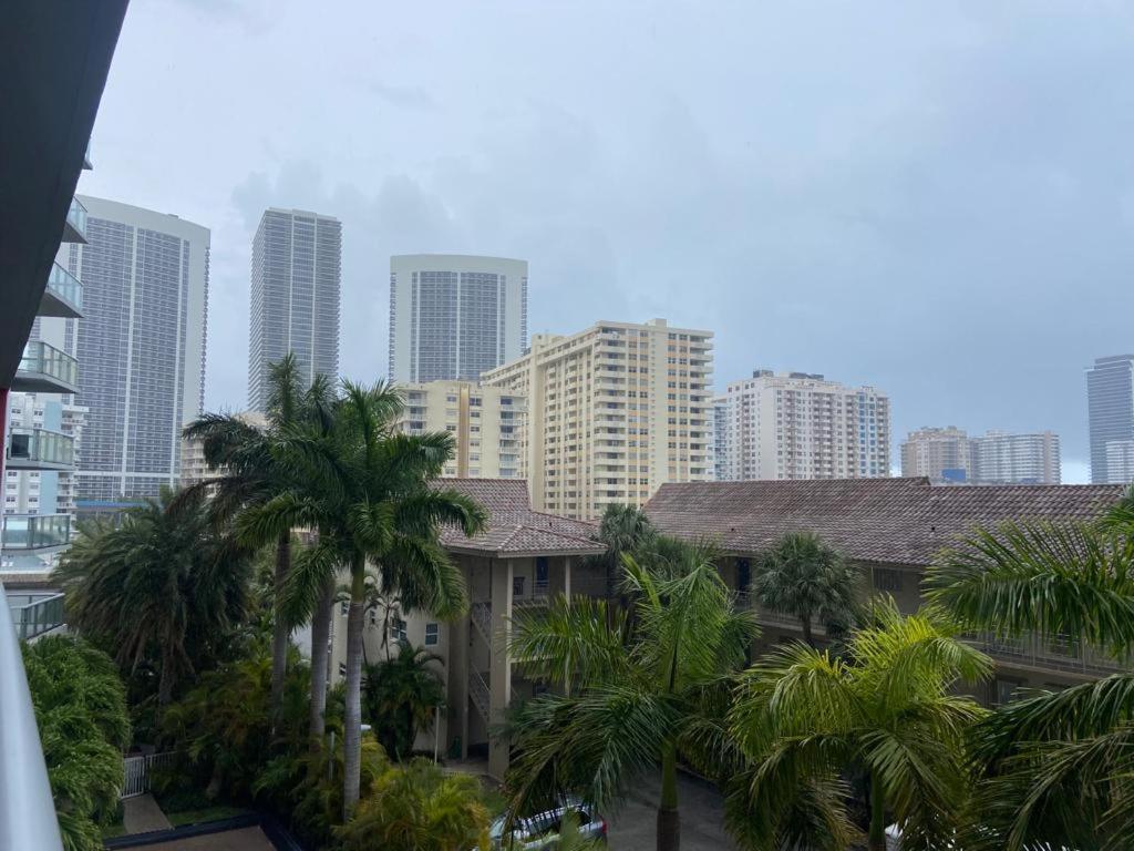 Beachwalk Studio Apmt 2 Beds, Amazing Views 2010B Hallandale Beach Kültér fotó